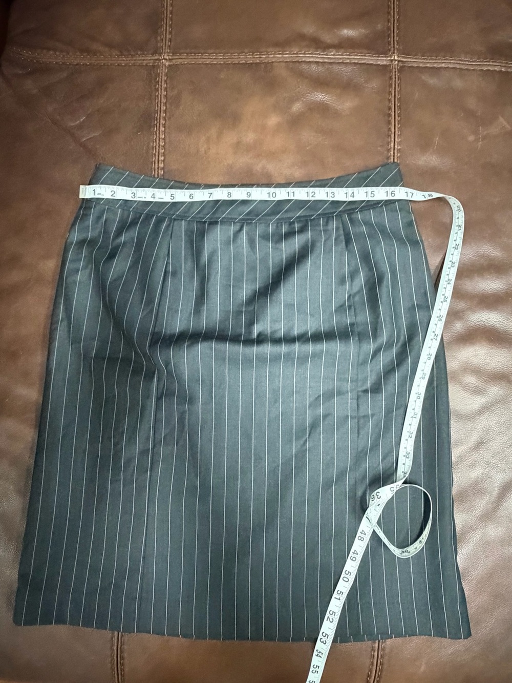 Isaac mizrahi Classic Black Pinstripe Pencil Skirt sz 10 EUC #business 064